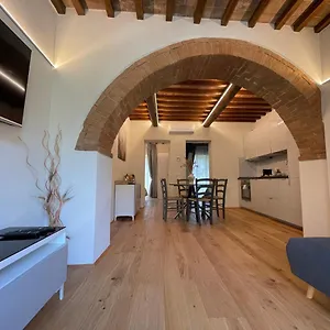 https://casa-di-elena.it-tuscanyhotel.com